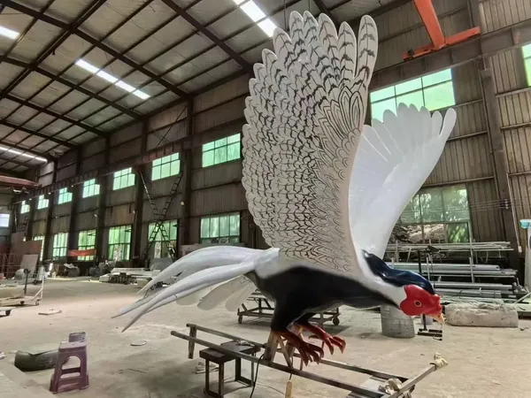Large eagle sculpture printed with pellets, in the workshop
